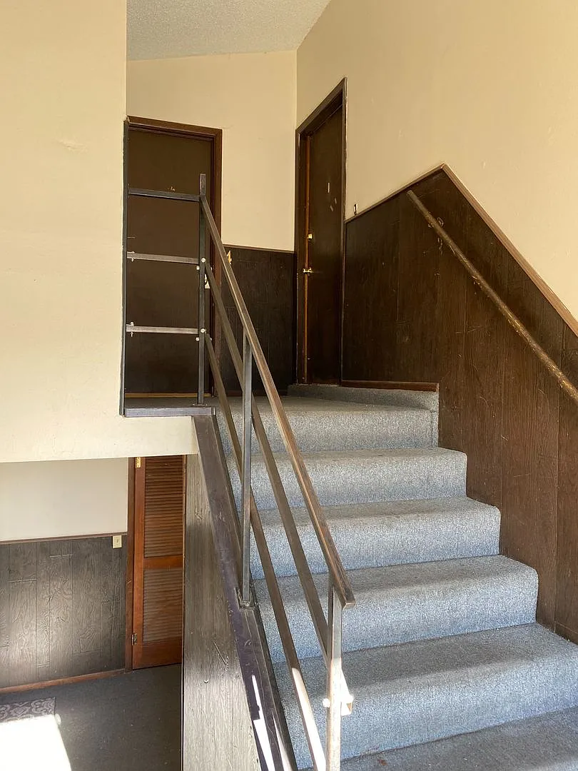 1177 Harding Ave — Photo 2