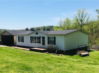 302 Kings Dr, Purlear, NC 28665