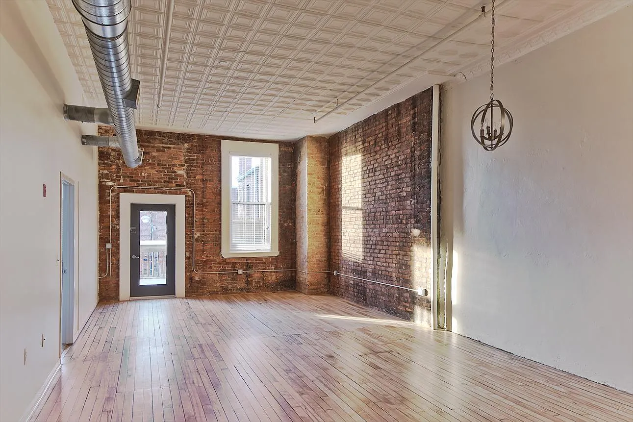 2 bed, 1271 sqft, $2,925 — Photo 1