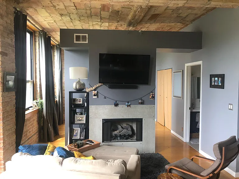 120 E Cullerton St — Photo 6