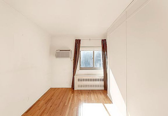 4th image of 184 Thompson St APT 1U