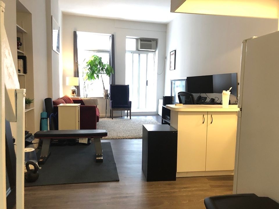 1st image of 33 Gold St APT 520