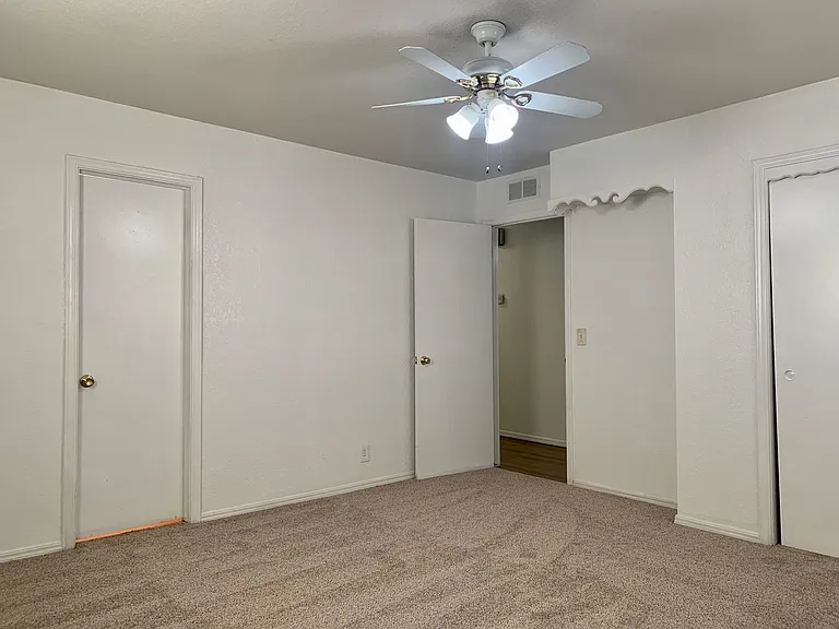 2716 Chaucer Dr — Photo 11