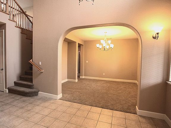 3rd image of 209 Brighton Cir
