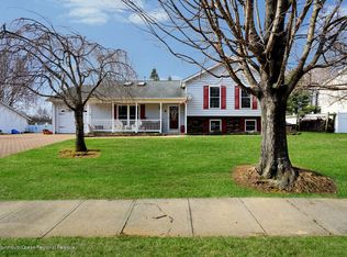 7 Wisconsin Dr, Jackson, NJ 08527