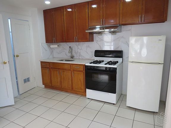 2nd image of 406 McDonald Ave #2F