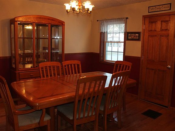 5th image of 511 Pleasant Ave