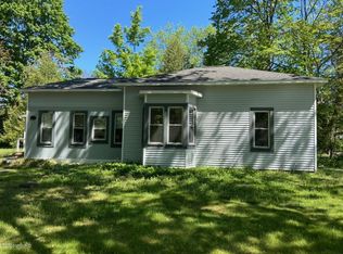 322 E Slocum St, Whitehall, MI 49461