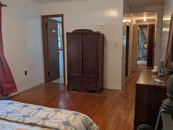 14th image of 6712 Globe Rd