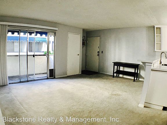 3rd image of 18530 Hatteras St Unit 240