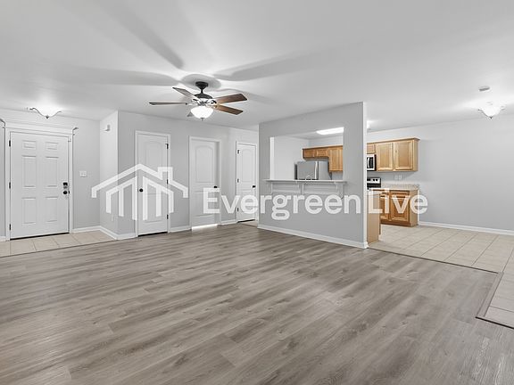 3rd image of 13996 Pine Glen Cv