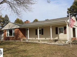 115 Essex Dr, Saint Louis, MI 48880