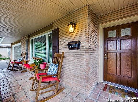 3rd image of 511 Rockhill Dr