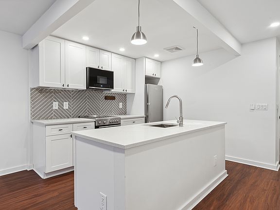 2nd image of 260 President St APT 3