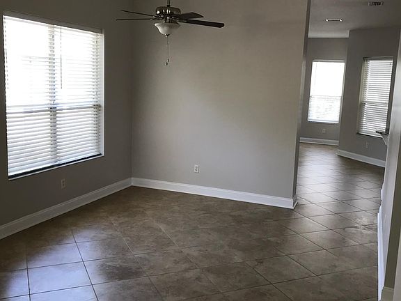 3rd image of 12 Saint Andrews Ct