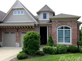 14 Old Belle Monte Rd, Chesterfield, MO 63017