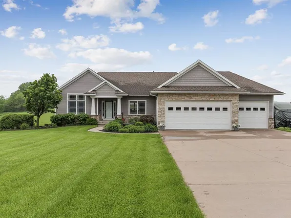125 Pheasant Run Ln, West Branch, IA 52358