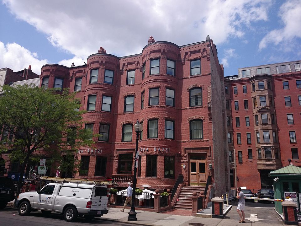 2nd image of 157-159 Newbury St #2