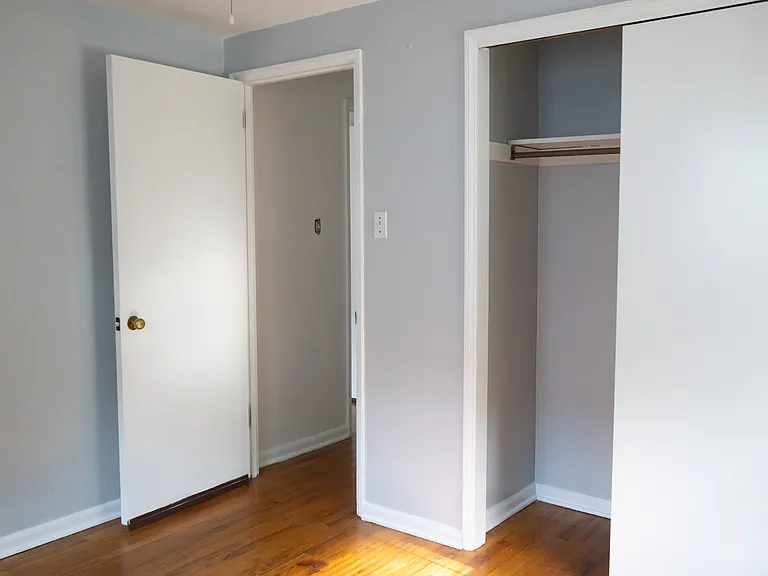 335 Pennoak Dr — Photo 11