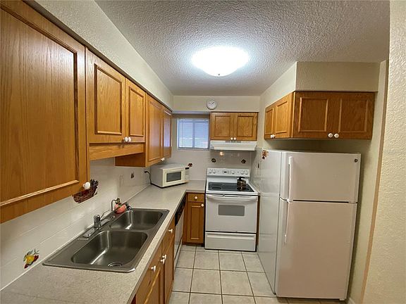 5th image of 22375 Edgewater Dr #C-210