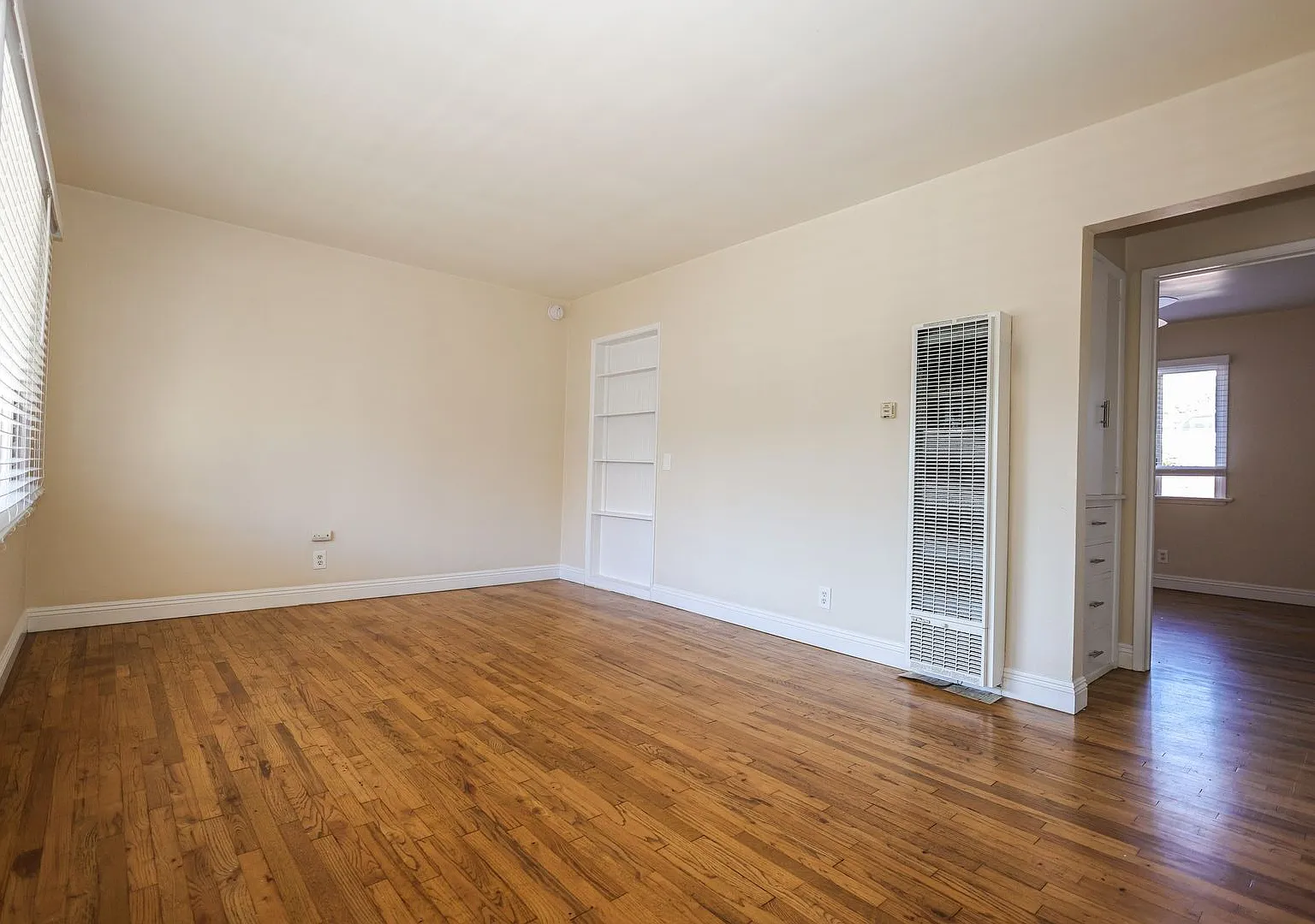 506 Avenida Victoria — Photo 2