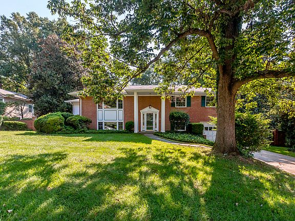 2nd image of 3337 Rose Ln