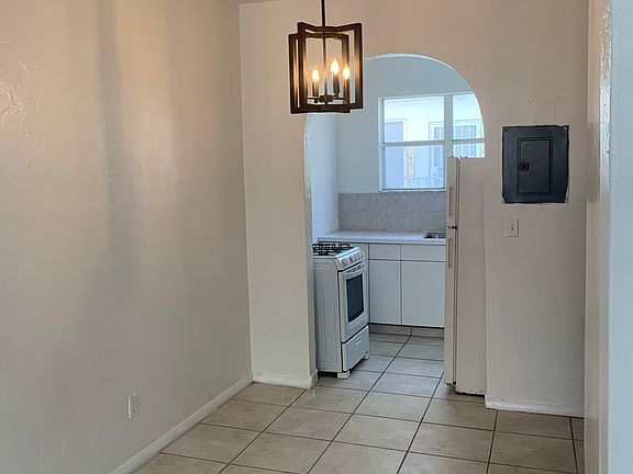 4th image of 1006 8th St APT 6