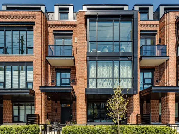 36 Birch Ave #309, Toronto, ON M4V 0B5