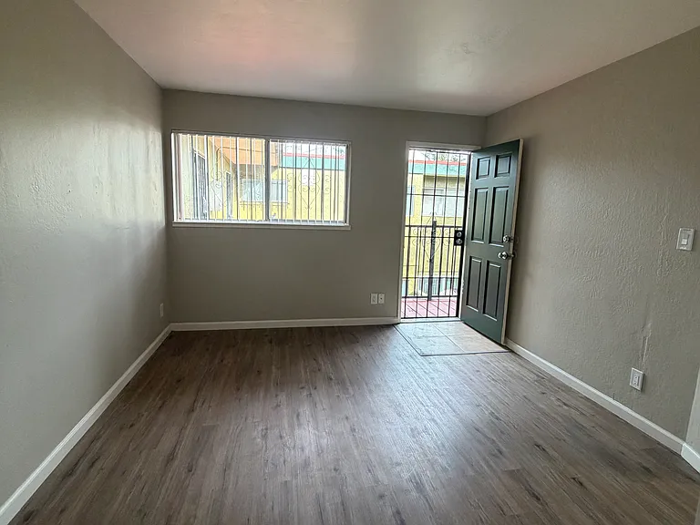 2124 90th Ave #10 — Photo 16