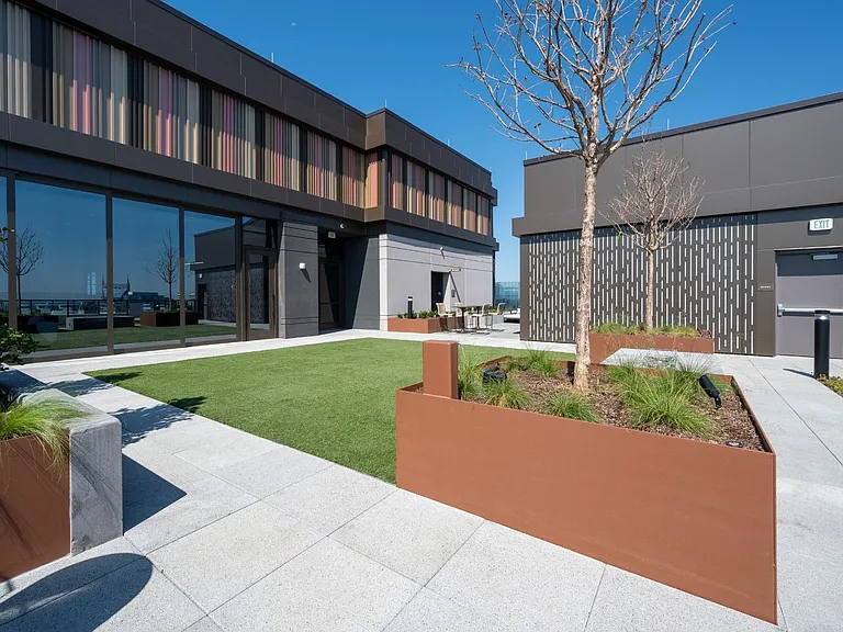 1212 Demonbreun St #1710 — Photo 36