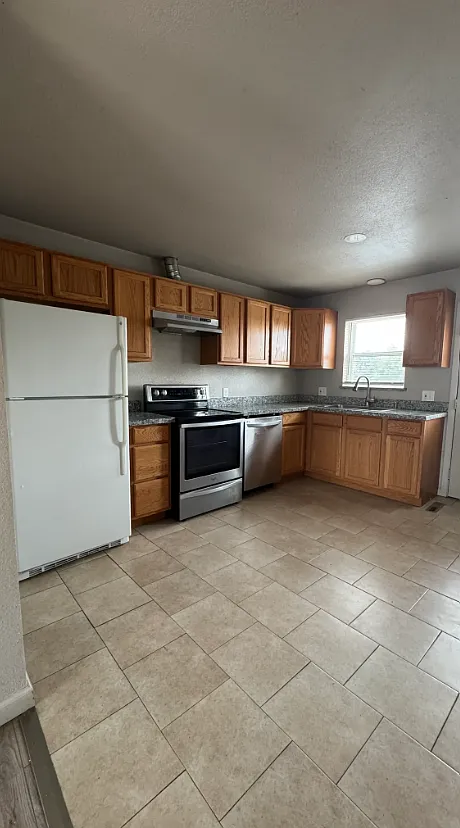 2 bed, 832 sqft, $1,490 — Photo 2