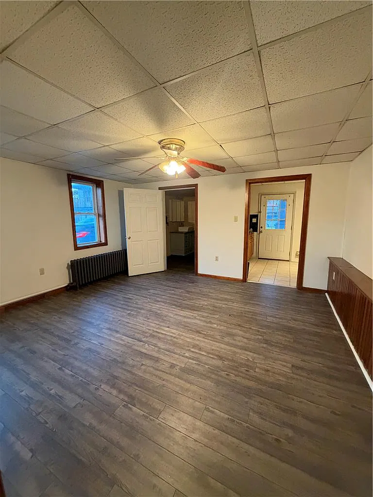 2 bed, 700 sqft, $1,100 — Photo 2