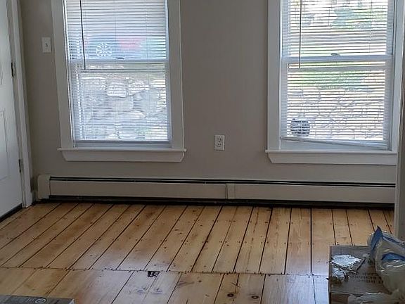 5th image of 12 Sanford St