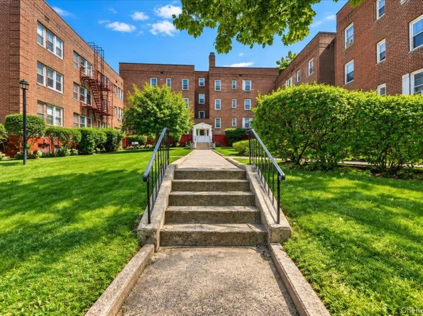 150 Ravine Avenue #3B, Yonkers, NY 10701