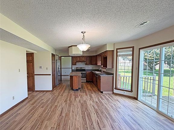 5th image of 3239 Fielding Ln