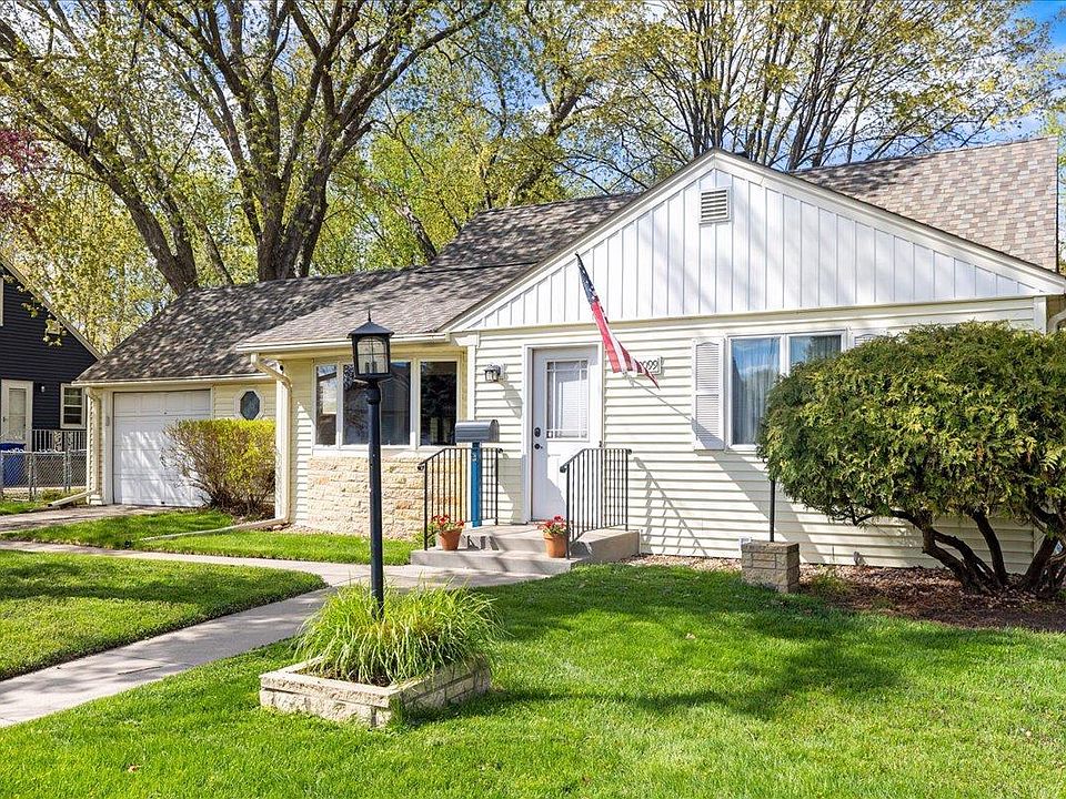 1st image of 2099 La Crosse Ave