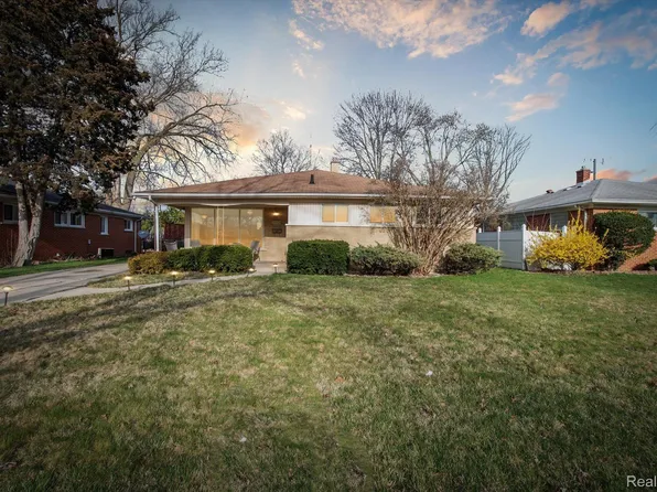 24524 Templar Ave, Southfield, MI 48075