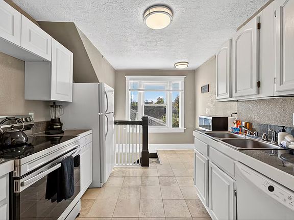 3rd image of 1821 6th Ave #1