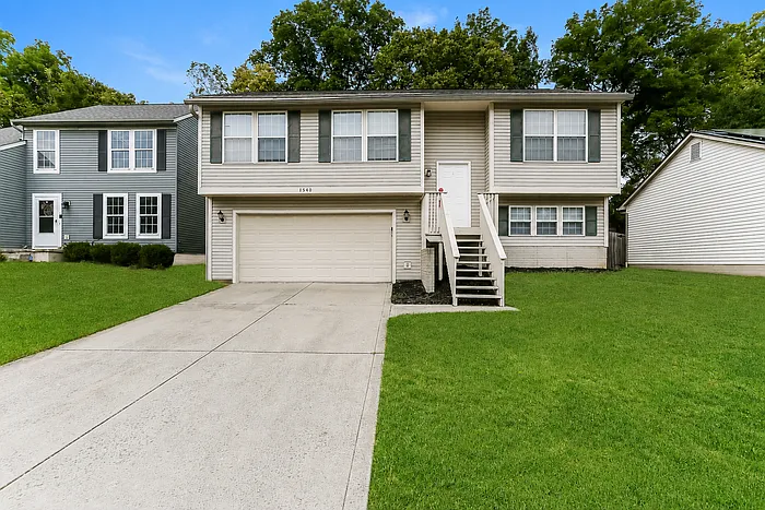 1540 Tall Meadows Dr — Photo 1