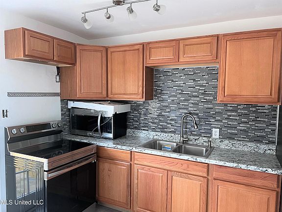 5th image of 6558 Simmons Dr #A