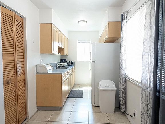 5th image of 456 SW 4th Ave APT 4