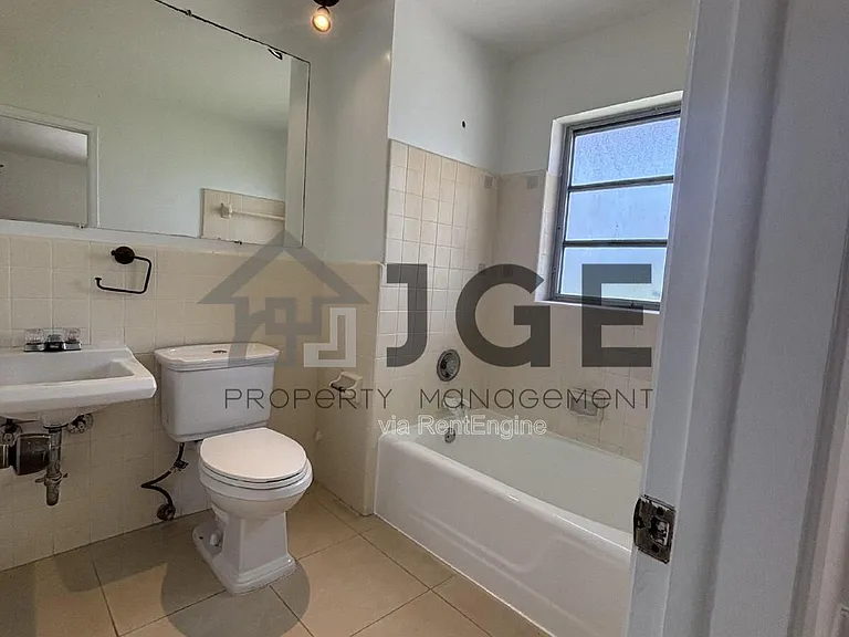 1040 Crystal Lake Dr #2 — Photo 11