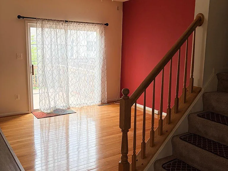 21784 Oakville Ter — Photo 23