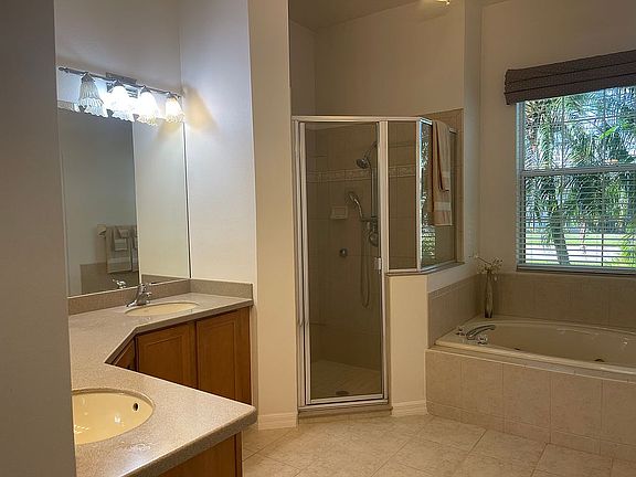 4th image of 4998 Wexford Dr