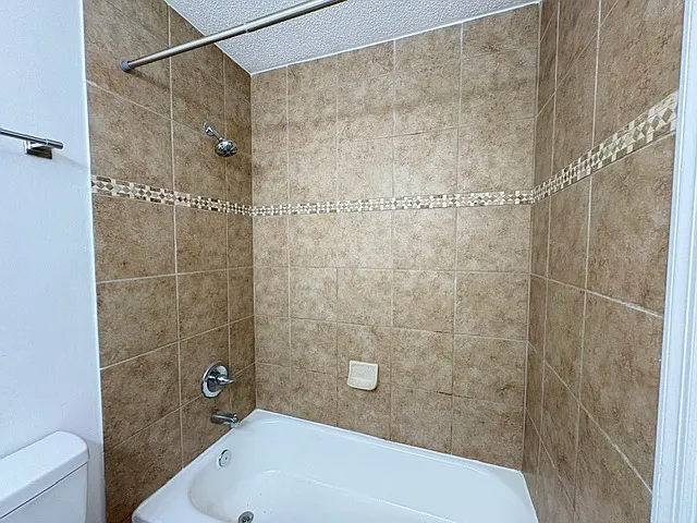 5754 Darien Dr — Photo 12