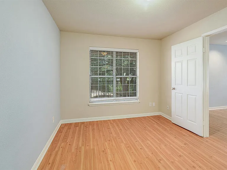 7685 Northcross Dr #624 — Photo 3