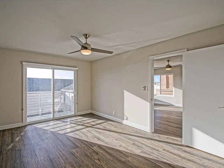307 Bayview Dr — Photo 23