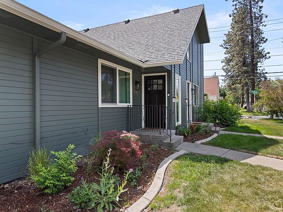 2nd image of 1004/1006 E 29th Ave