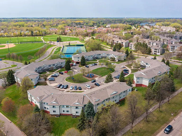 Lakeview Commons — Photo 18