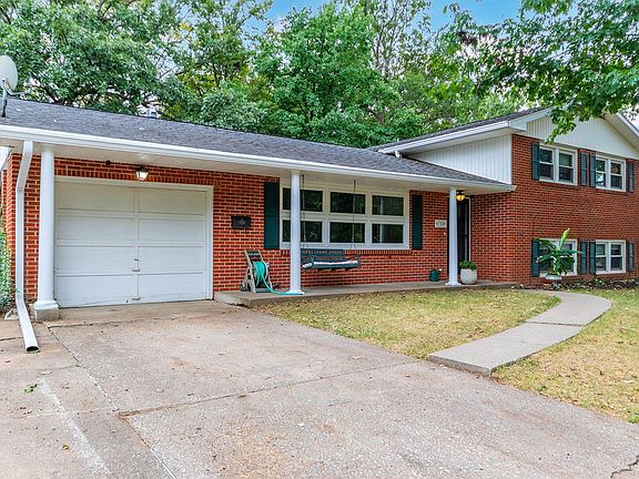 4th image of 700 Manor Dr